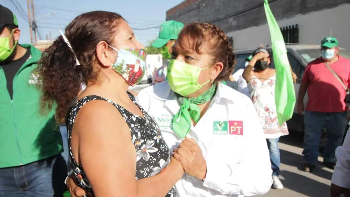 Leonor Noyola en campaña